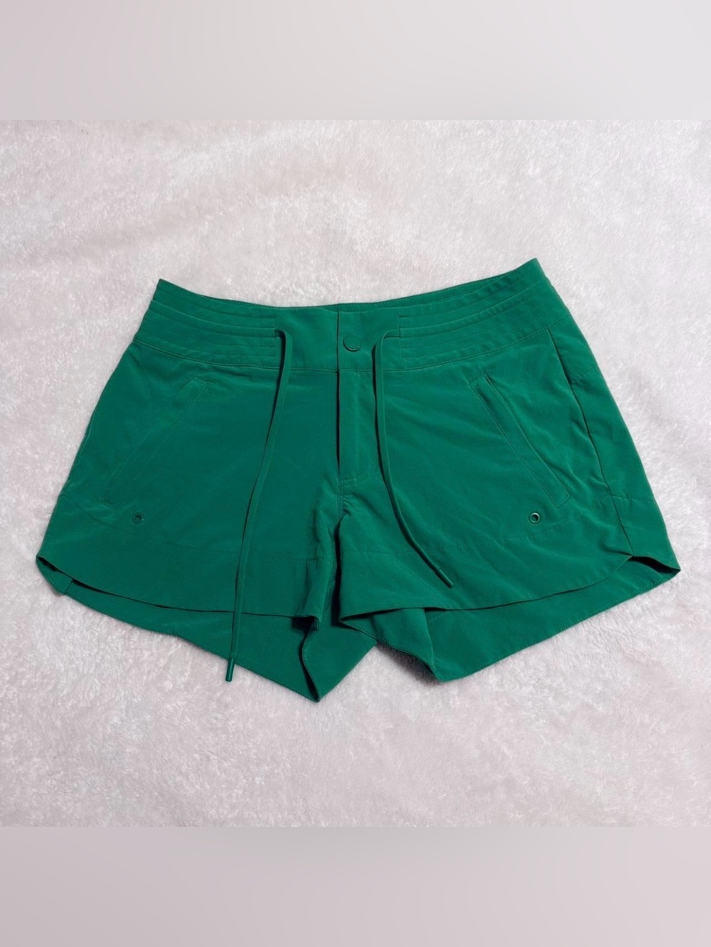 Athleta Emerald Green Athletic Drawstring Shorts with Pockets